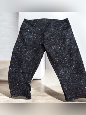 lululemon athletica Black with White Speckle Capri Leggings